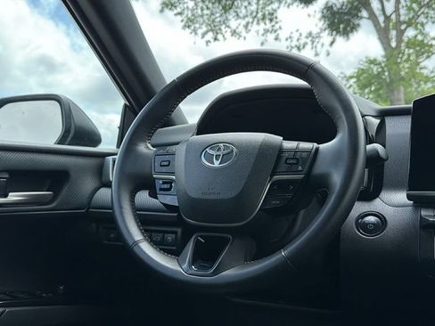 Certified 2025 Toyota Camry SE FWD image 36