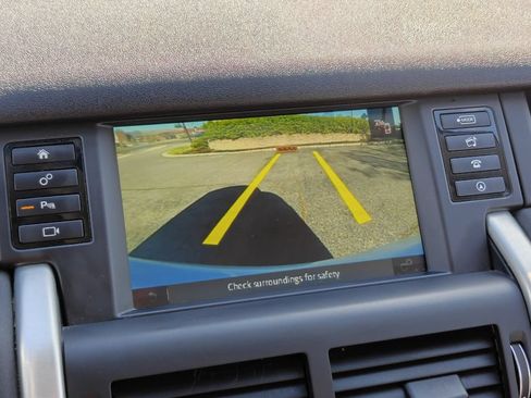 Used 2019 Land Rover Discovery Sport HSE AWD/4WD image 30