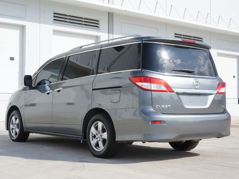 Used 2016 Nissan Quest SV image 9