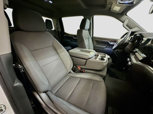 Used 2024 GMC Sierra 1500 Elevation image 32
