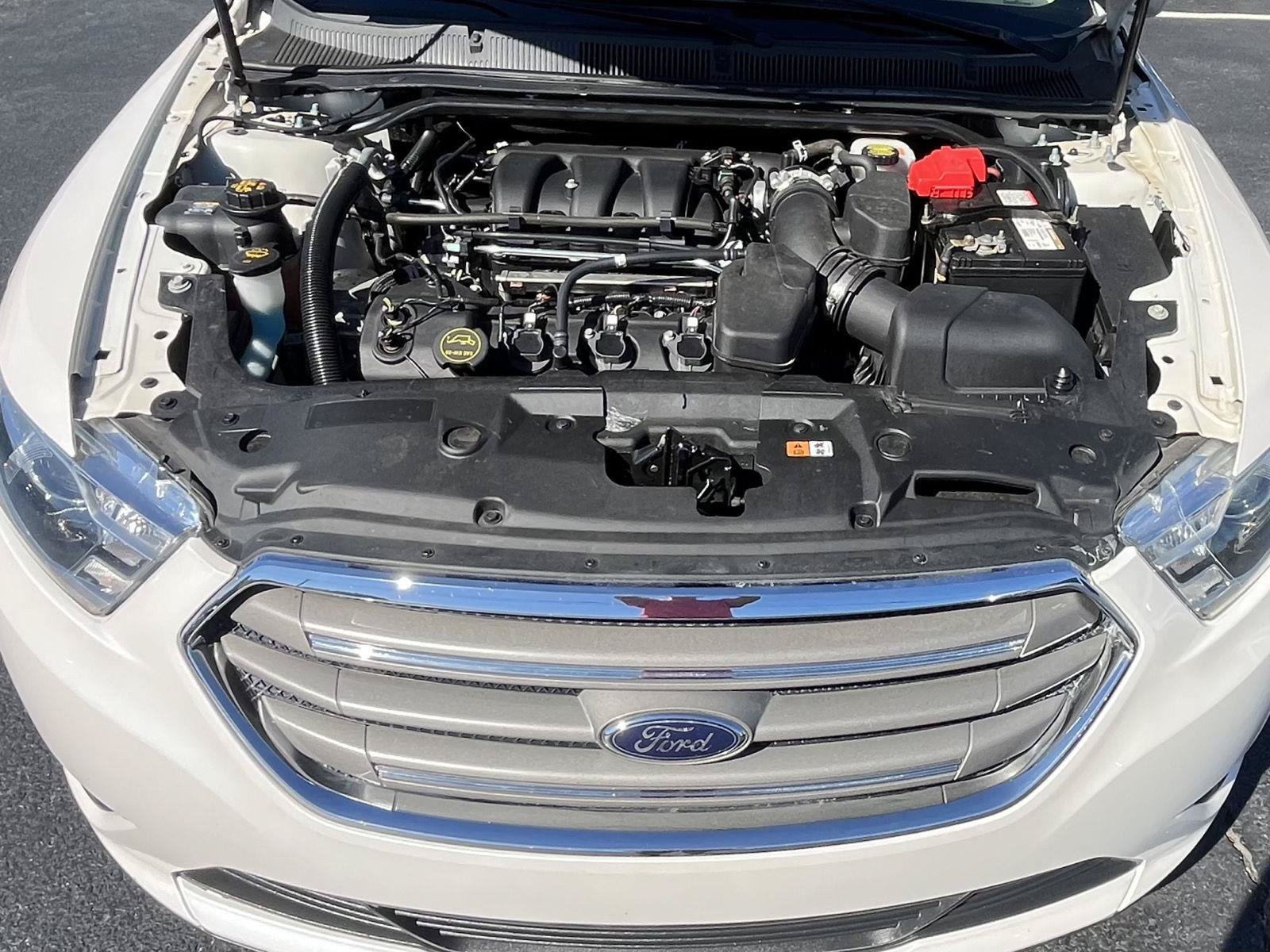 Used 2018 Ford Taurus SEL w/ Equipment Group 201A FWD image 22
