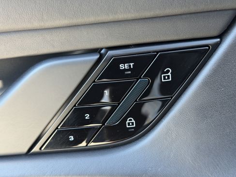 Certified 2020 Porsche Taycan Turbo image 21