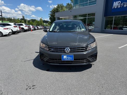 Used 2017 Volkswagen Passat 1.8T R-Line FWD image 3