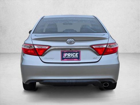 Used 2015 Toyota Camry SE FWD image 5