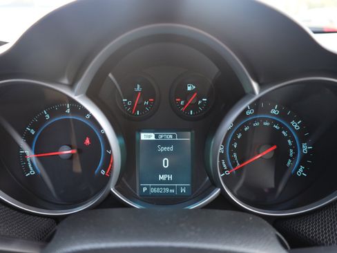 Used 2013 Chevrolet Cruze LT image 8