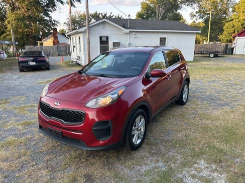 Used 2018 Kia Sportage LX image 2