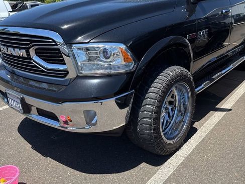 Used 2019 RAM 1500 Laramie RWD image 1