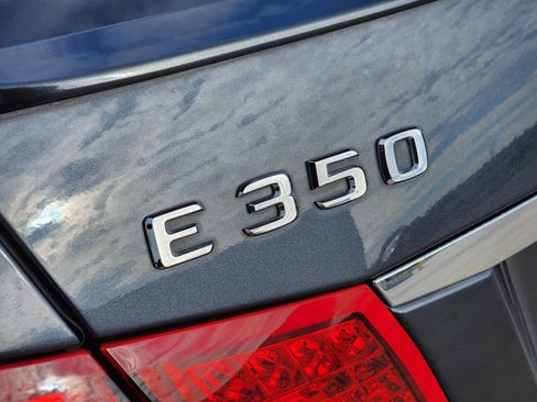 Used 2012 Mercedes-Benz E 350 4MATIC Sedan image 9