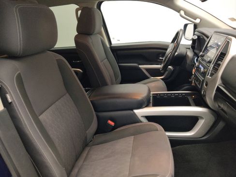 Used 2021 Nissan Titan SV w/ SV Convenience Package image 21