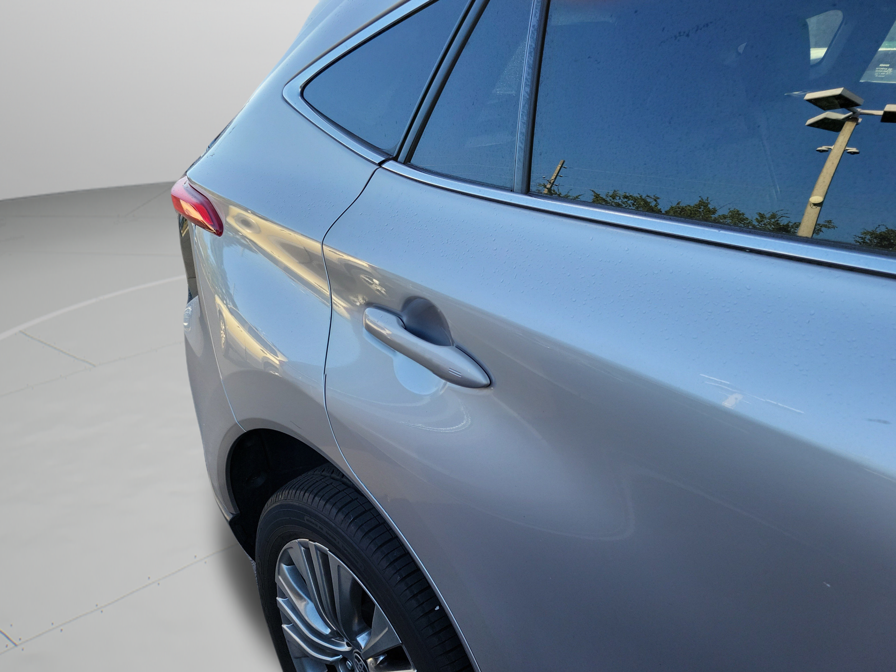 Used 2024 Toyota Venza Limited AWD/4WD image 19