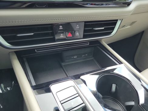 Used 2024 Volkswagen Atlas SE FWD image 29