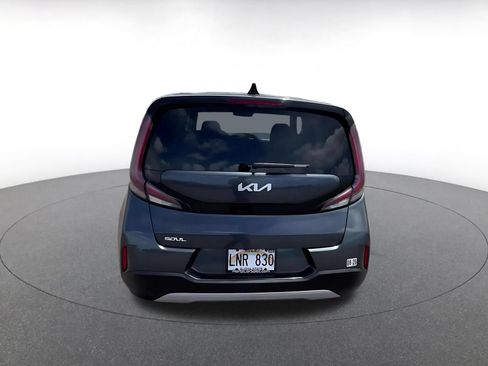 Used 2025 Kia Soul LX w/ LX Technology Package FWD image 12