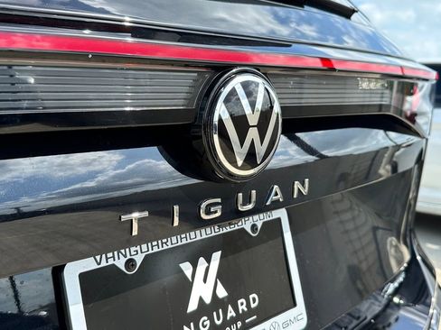 New 2026 Volkswagen Tiguan SEL R-Line AWD/4WD image 9