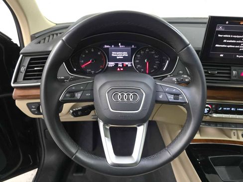 Used 2023 Audi Q5 2.0T Premium w/ Convenience Package image 9