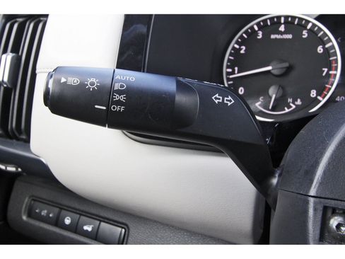 Used 2025 Nissan Pathfinder SL FWD image 21