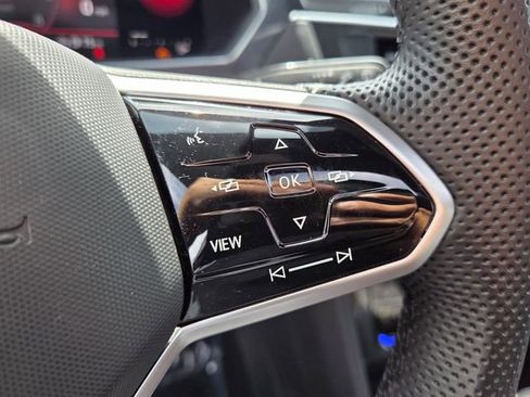 Used 2022 Volkswagen Tiguan SE R-Line image 24