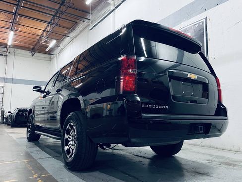 Used 2018 Chevrolet Suburban LT AWD/4WD image 4