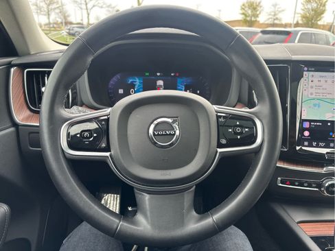 Used 2023 Volvo XC60 B5 Plus AWD/4WD image 16