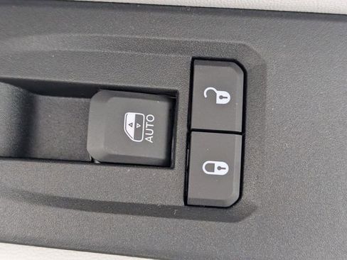 New 2026 Jeep Cherokee Overland w/ Advanced Pro Tech Group AWD/4WD image 34