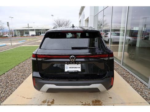 New 2026 Volkswagen Tiguan S image 5