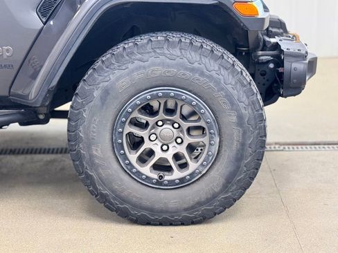Used 2022 Jeep Wrangler Unlimited Rubicon w/ Xtreme Recon 35" Tire Package AWD/4WD image 4