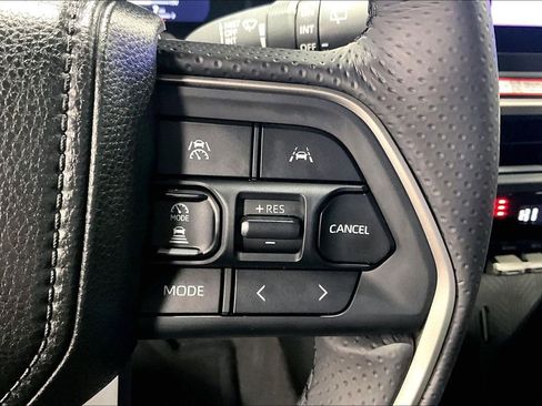 Used 2025 Toyota 4Runner TRD Off-Road AWD/4WD image 25