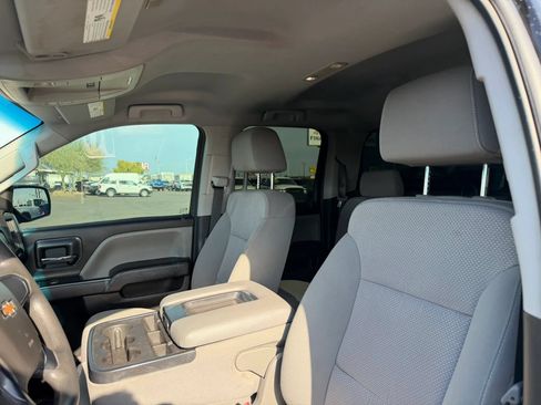 Used 2019 Chevrolet Silverado 1500 Custom w/ Custom Convenience Package RWD image 22