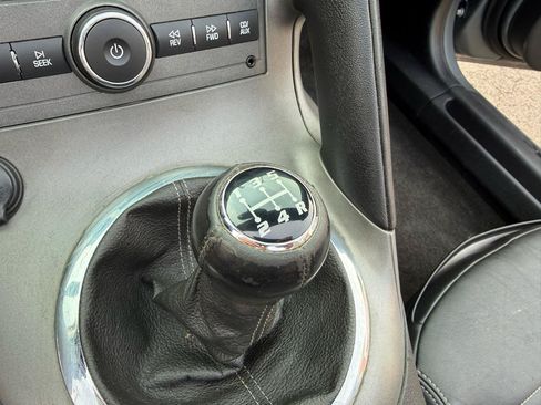 Used 2007 Pontiac Solstice Convertible w/ Premium Package RWD image 16