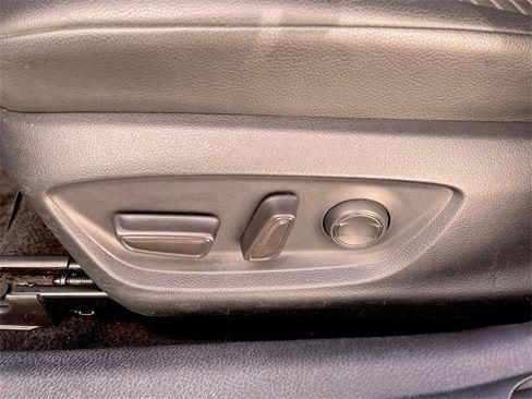 Used 2024 Toyota Camry SE image 12