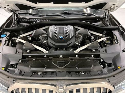 Used 2020 BMW X7 M50i image 12