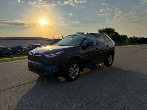 Certified 2022 Toyota RAV4 XLE w/ Convenience Package AWD/4WD image 11