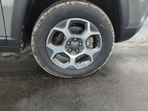 Used 2022 Jeep Compass Trailhawk w/ Trailhawk Elite Group image 12