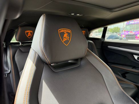 Used 2020 Lamborghini Urus AWD/4WD image 36