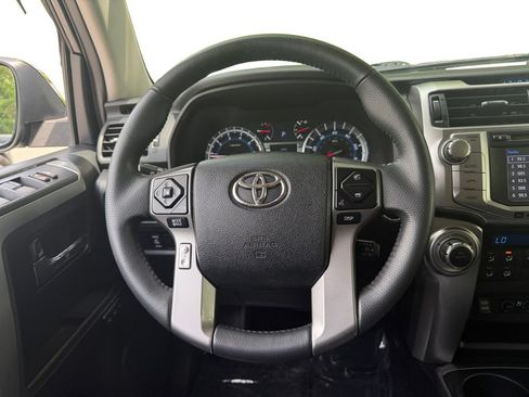 Used 2018 Toyota 4Runner Limited AWD/4WD image 12