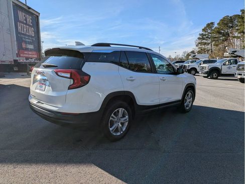 Used 2022 GMC Terrain SLE w/ Driver Convenience Package image 6