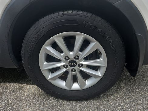 Used 2019 Kia Sorento FWD image 31