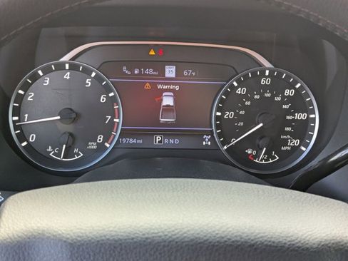 Certified 2024 Nissan Titan Platinum Reserve w/ Moonroof Package image 23