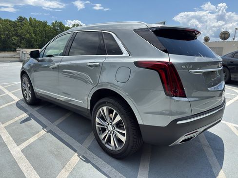 Used 2023 Cadillac XT5 Premium Luxury FWD image 2