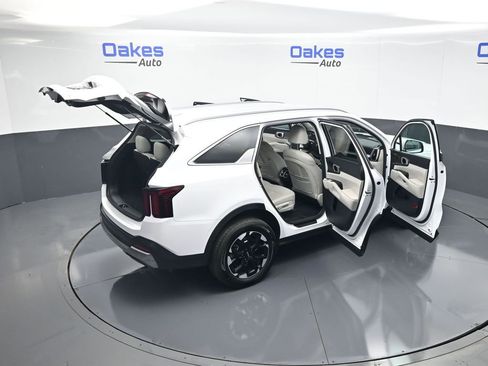 Certified 2026 Kia Sorento S AWD/4WD image 60