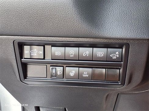 Used 2023 Toyota Tundra Limited image 21