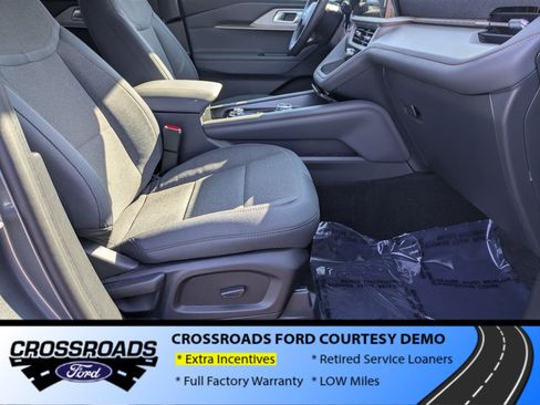 New 2025 Ford Explorer Active image 38