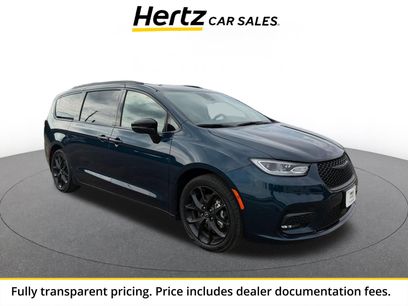 Used 2025 Chrysler Pacifica Limited