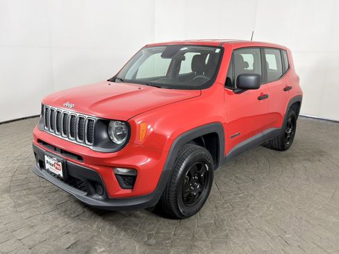 Used 2019 Jeep Renegade Sport w/ UConnect 7.0 Group AWD/4WD image 3
