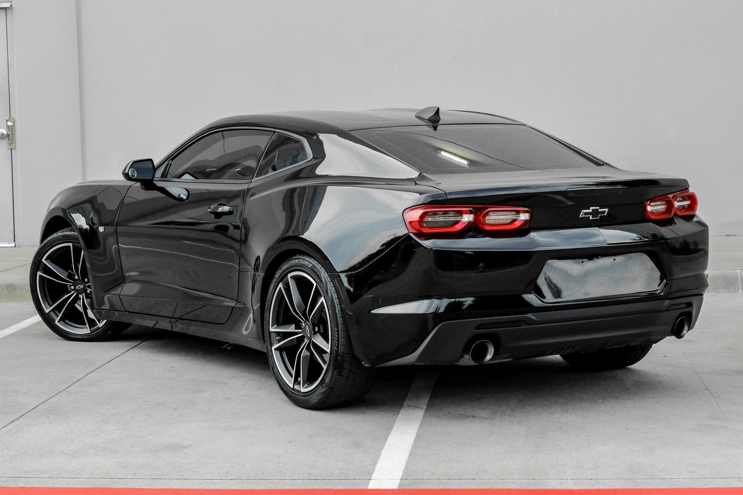 Used 2019 Chevrolet Camaro LT RWD image 9