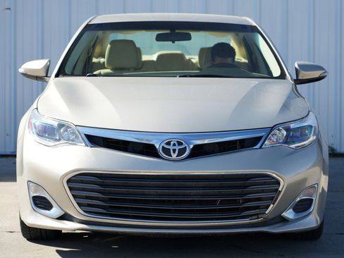 Used 2013 Toyota Avalon XLE image 6