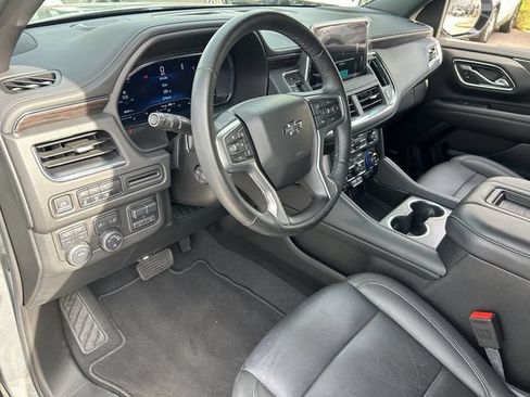 Used 2024 Chevrolet Tahoe Z71 w/ Luxury Package AWD/4WD image 19