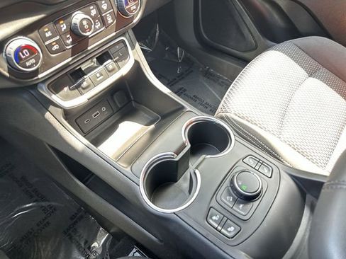 Used 2023 GMC Terrain SLE w/ Driver Convenience Package FWD image 22