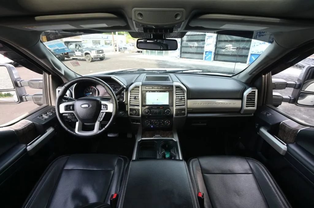 Used 2017 Ford F350 Lariat w/ Lariat Ultimate Package AWD/4WD image 38
