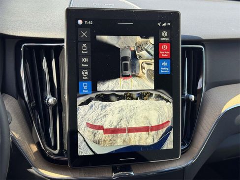 Certified 2026 Volvo XC60 B5 Plus w/ Climate Package image 26