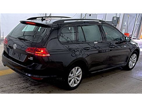 Used 2017 Volkswagen Golf S AWD/4WD image 9